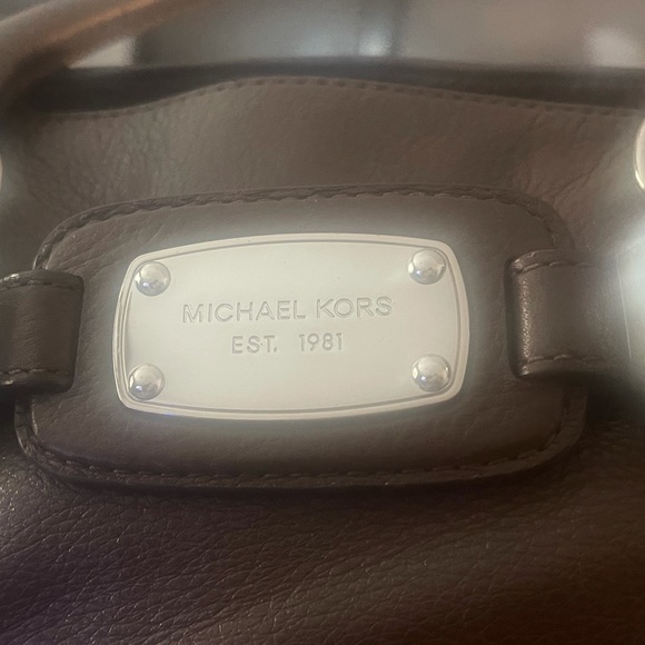 Michael Kors East West Hamilton Bag - Picture 15 of 15